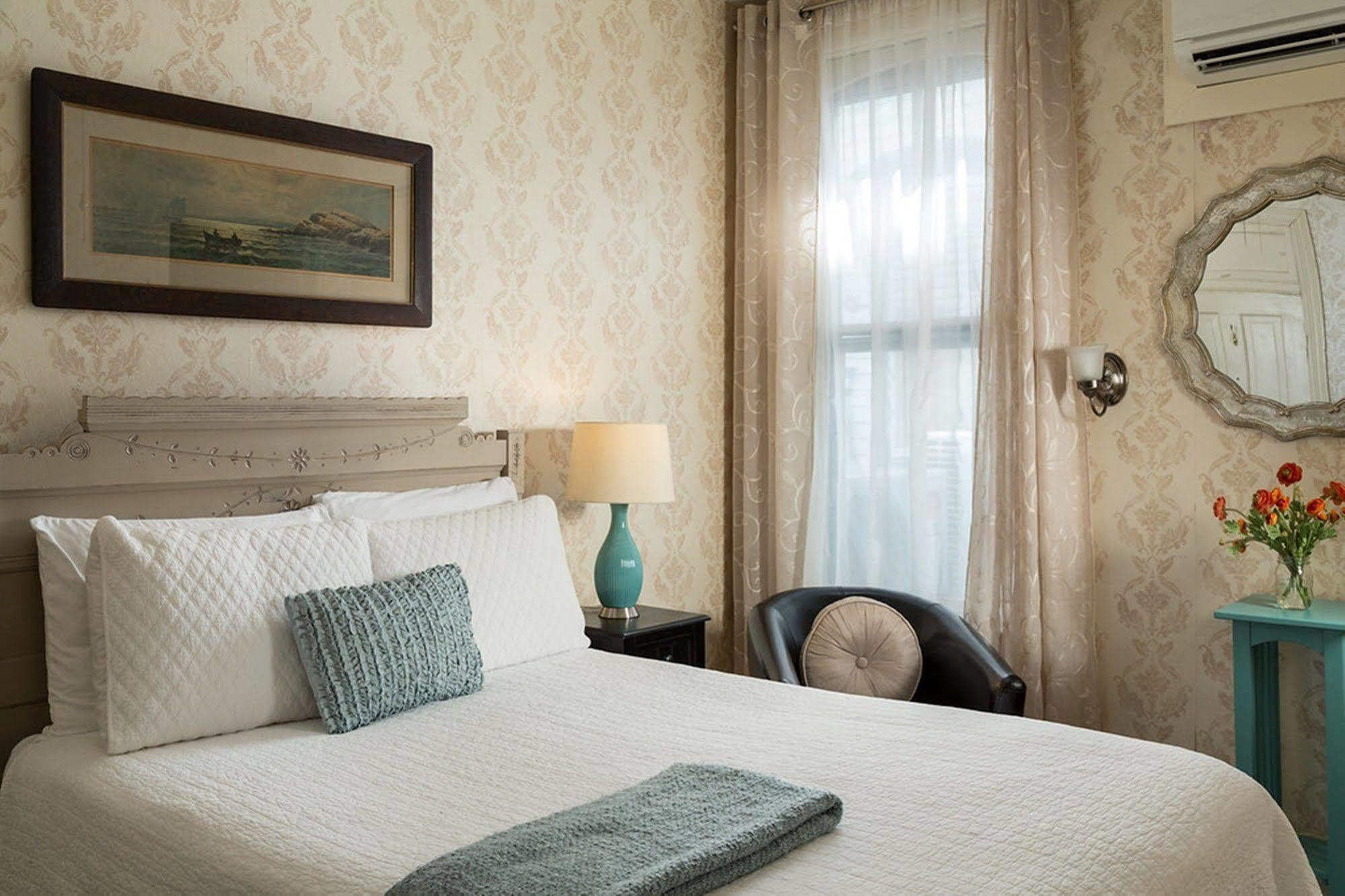 The Carroll Villa Hotel เคปเมย์ ภายนอก รูปภาพ