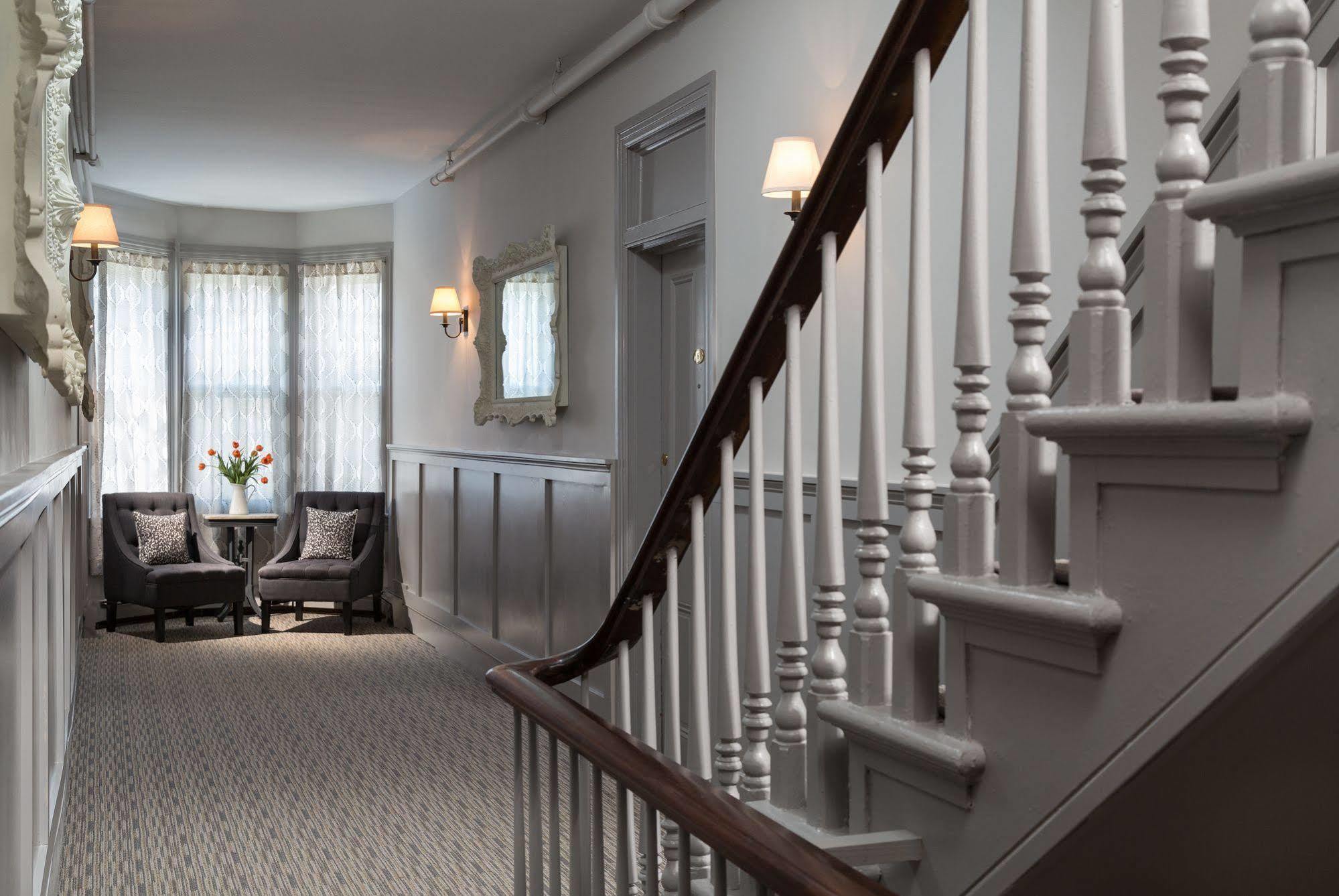 The Carroll Villa Hotel เคปเมย์ ภายนอก รูปภาพ